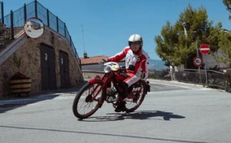 Mutiger Trip von “Ragastàs” mit dem Motorrad seines Großvaters von Mailand nach Tarent.