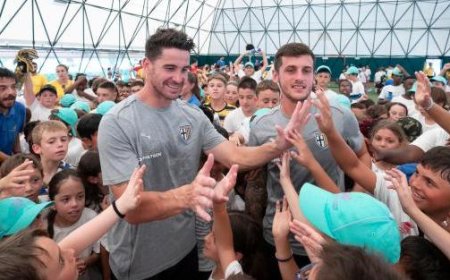 Giocampus: Begeisterung von 500 Kindern überwältigt Chichizola und Valeri – Die Fotos