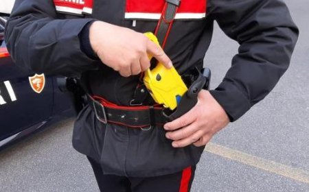 Arrêté avec un taser, le syndicat des carabiniers : “Bravo aux collègues de Parme”