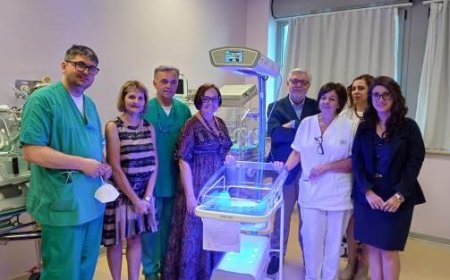 Neue Lampe für die Neonatologische Phototherapie im Vaio Krankenhaus