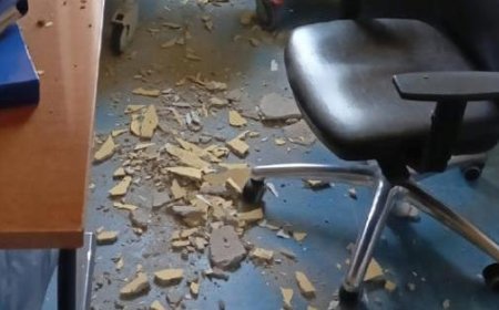 Il pleut des débris dans la salle de maternité