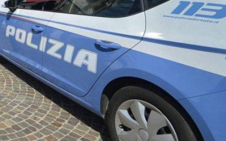 Mystère à Ancona : le corps d’un homme retrouvé dans une mare de sang dans une maison