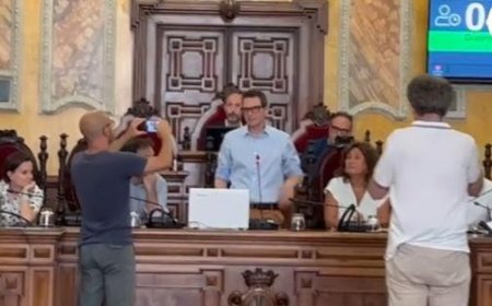 Le maire Guerra de retour à la mairie après un malaise : “Je vais bien, merci à tous pour votre soutien” – Vidéo