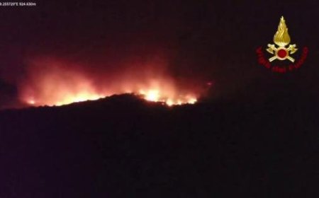 Incendie monstre à Nuoro : les pompiers travaillent toute la nuit