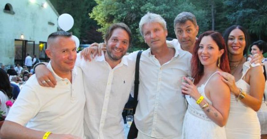 Best wishes Allo: White party in Sant’Andrea Bagni featuring live performance by ‘Asilo’