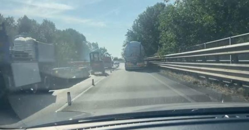 Kilometerlange Staus wegen Brückenarbeiten: Verzögerungen und Unannehmlichkeiten in Pontetaro – Video