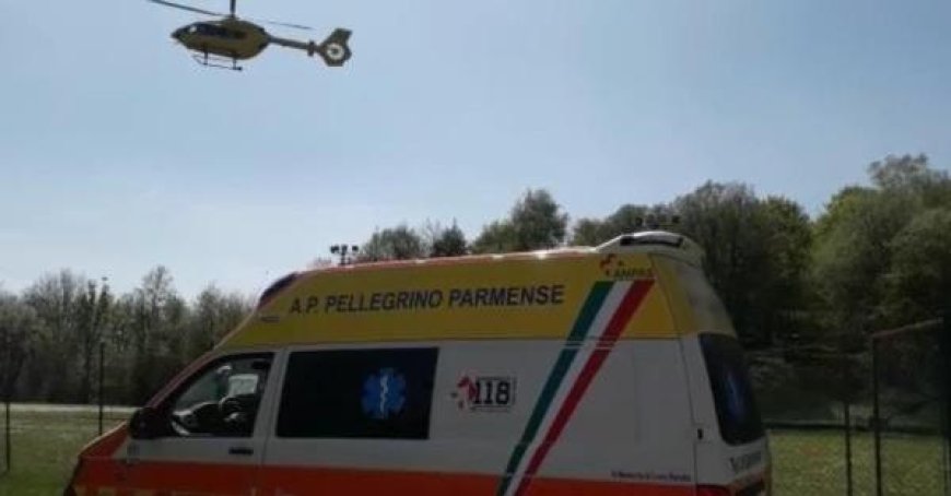 Frau schwer verletzt: Traktor kippt in Pellegrino um, mit Hubschrauber ins Maggiore Krankenhaus gebracht