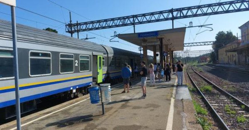 Zug “La Freccia della Versilia” aufgrund schlechten Wetters in Fornovo festgehalten
