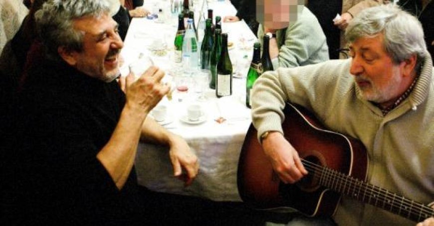 Flaco Biondini hält Konzert in der Reggia di Colorno: “Guccini, De André und De Gregori sind die Väter des Liedermachertums”