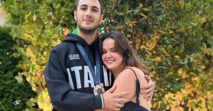 Après la médaille, Federico Nilo Maldini demande à sa petite amie Carlotta en mariage