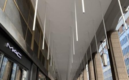 Reinigung der Beleuchtungseinrichtungen in der Via Mazzini