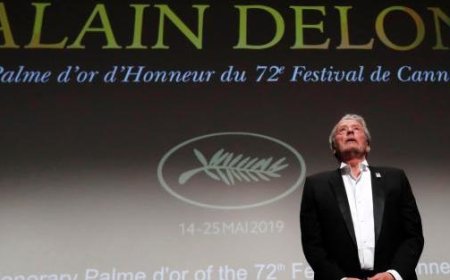 Décès d’Alain Delon, l’un des sex symbols de l’histoire du cinéma – Retour sur sa carrière en photos