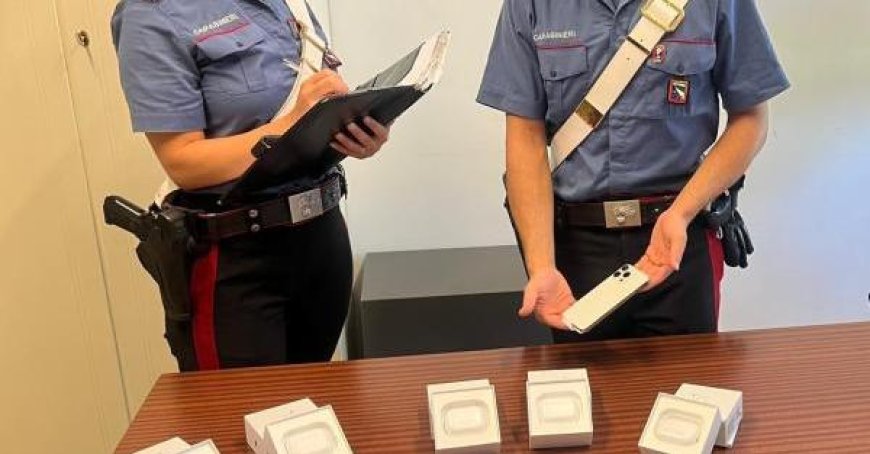 Deux personnes signalées pour la vente d’iPhone contrefaits à Fontanellato
