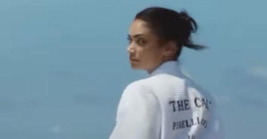 Elodie devient la protagoniste du calendrier Pirelli 2025 – Vidéo