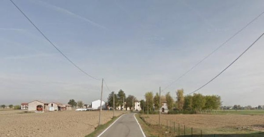 Frontalzusammenstoß in San Rocco di Busseto: Sechs Verletzte, zwei eingeklemmt, schwer verletzt. Zwei Hubschrauber vor Ort