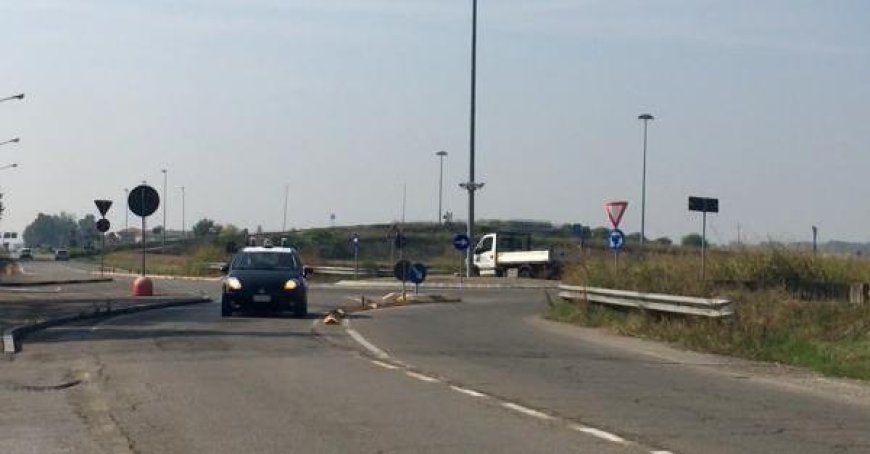 Accident voiture-moto à San Polo di Torrile, un homme de 33 ans gravement blessé