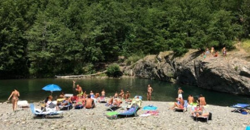 Controverse à Valtaro pour les nouveaux panneaux : « Ne pas s’approcher de la rivière »