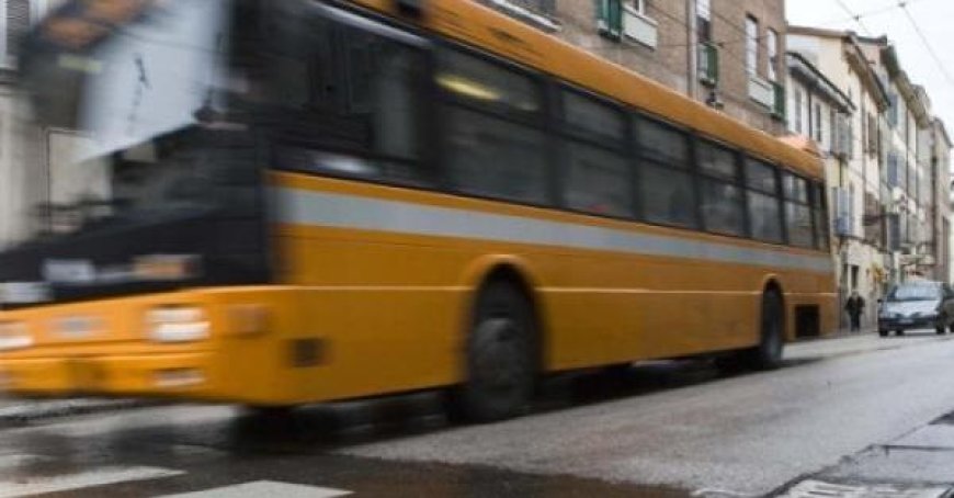 Vergünstigte Busabonnements für Studentinnen und Studenten der Universität Parma werden wieder eingeführt