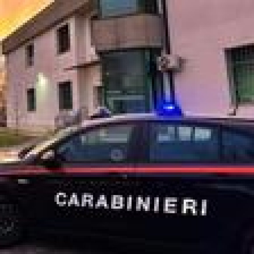 Un homme de 30 ans accusé d’avoir rempli deux sacs thermiques avec 14 kg de parmesan et d’être sorti du supermarché sans payer