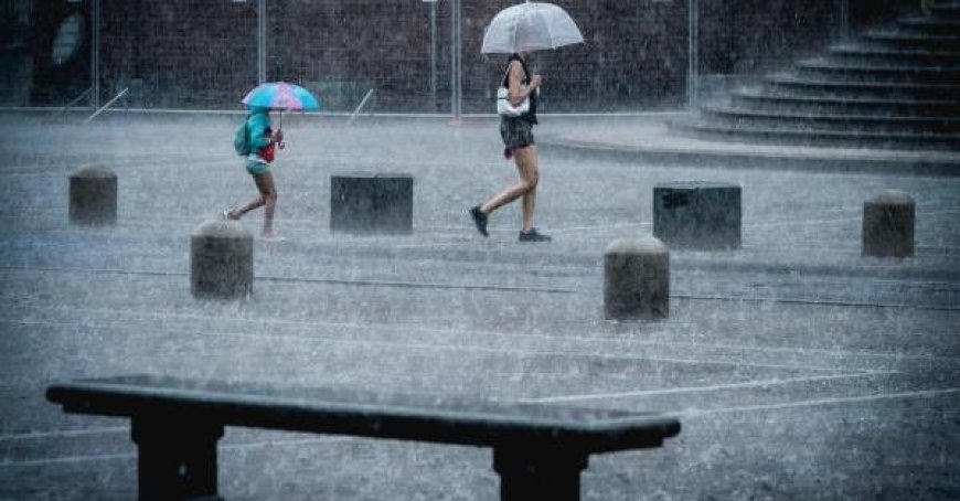 Nouvelle forte averse de grêle à Turin, voitures et piétons en difficulté