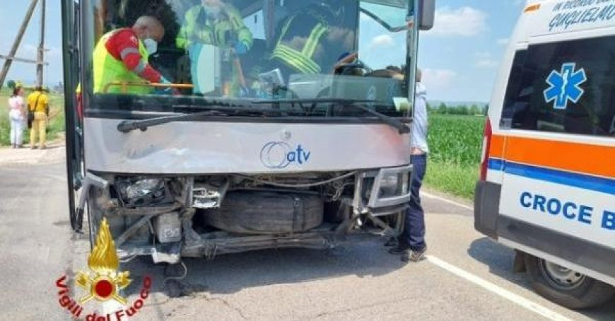 Busunfall in Verona: Frau stirbt, 6 Verletzte im Krankenhaus.