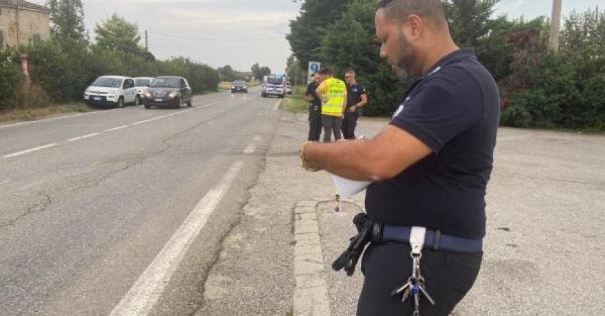 Unfall in der Via Cremonese: Motorrad beteiligt, zwei Verletzte. Hit-and-Run-Alarm ist wieder aktiv