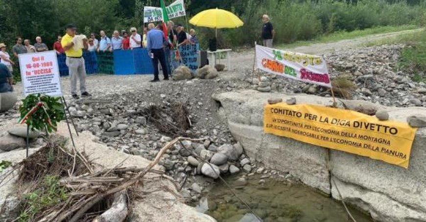 Protest an der Diga di Vetto entlang der Enza: Appell an die politische Welt – Foto