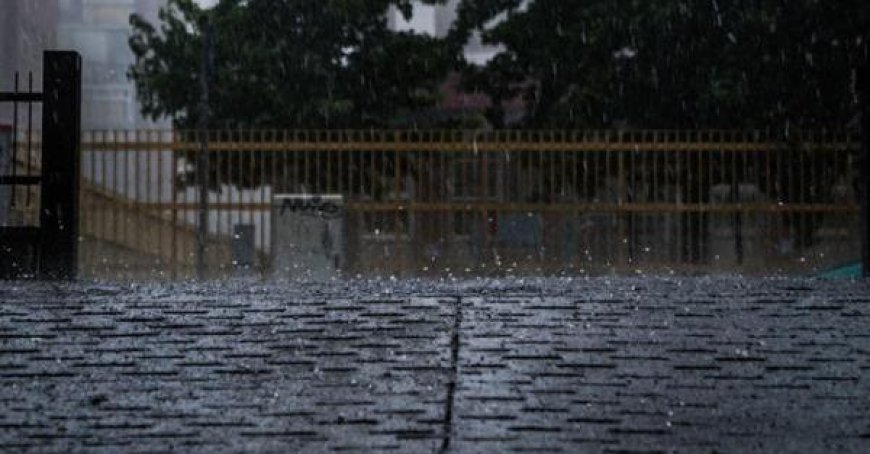 Extreme Wetterphänomene auf lokaler Ebene, wie Gewitter und Hagelstürme