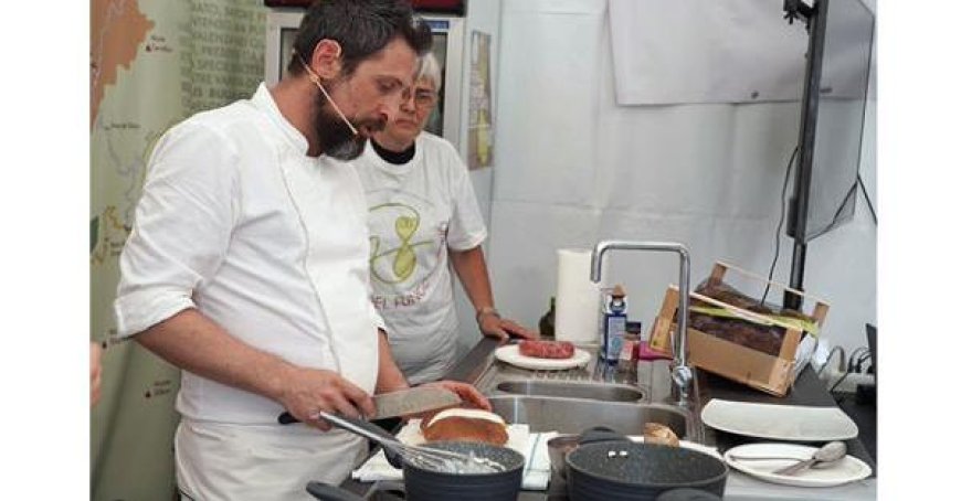Angelina et Roberta remportent ex-aequo le concours national « Champignon en cuisine » à Borgotaro