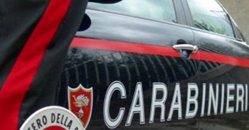 23-jährige Frau von Carabinieri gerettet, nachdem sie sich in unwegsamem Gelände verirrt hatte: Sie folgte dem Navigationsgerät