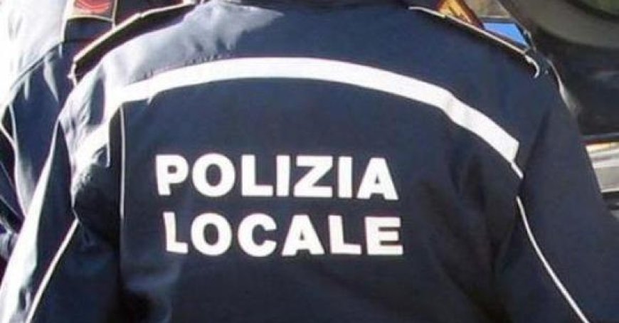 Un homme de 56 ans, sanctionné pour stationnement interdit, perce les pneus de trois voitures de police locales