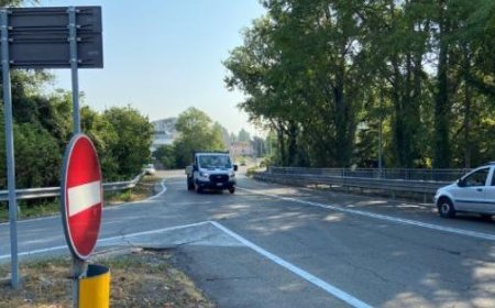 Autofahrer stellt sich nach Unfall mit pakistanischem Jugendlichen, dessen Leben am seidenen Faden hängt