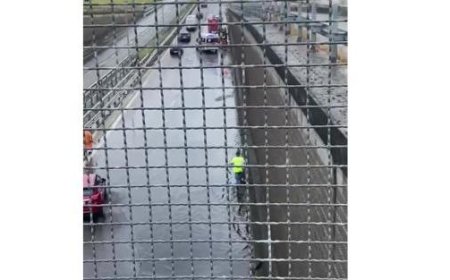 Unwetter in der Stadt: Unfall und überfluteter Unterführung für den Verkehr gesperrt – Video