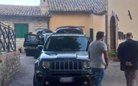 Junge ersticht Eltern im Maceratese: Vater und Sohn in privater Prognose