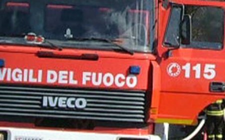 Incendie dans une maison, peur à Lesignano, les pompiers en action