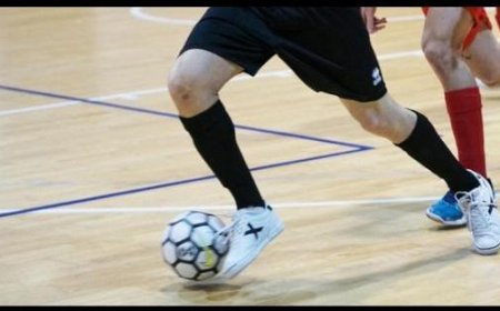Tragédie à Sassari : un enfant de 9 ans meurt après qu’une porte de football lui soit tombée dessus au terrain de jeu