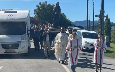 Rivalta célèbre la fête de la Douleur : messe chantée, procession et amitié – Photos