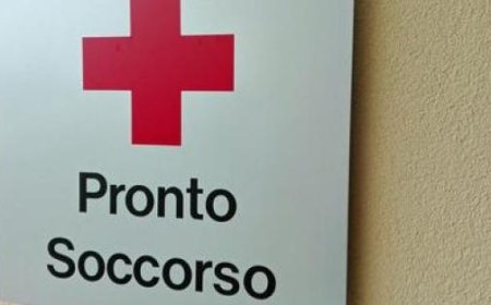 Adolescent de 17 ans agressé à l’hôpital pour vol par 3 jeunes hommes à Viareggio