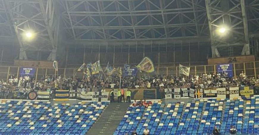 Parma héroïque et généreux mais Naples l’emporte 2-1. Les Croisés ont joué une demi-heure avec Delprato dans les buts
