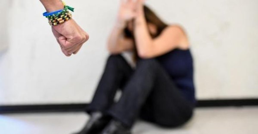 Mann missbraucht 15-jährige Enkelin, von Carabinieri verhaftet