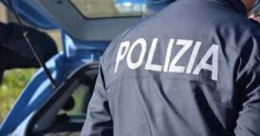 Un homme de 29 ans abattu lors d’une embuscade à Scampia alors qu’il était chez le coiffeur