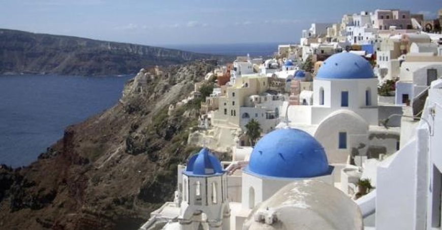 Le gouvernement grec annonce une taxe de 20 euros pour les croisiéristes à Mykonos et Santorin
