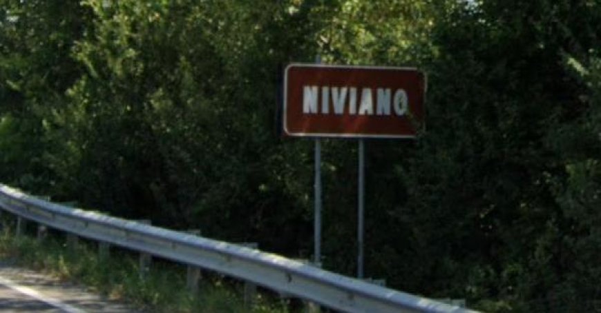 Un homme agresse ses amis avec une hache lors d’un dîner chez lui dans le Piacentino