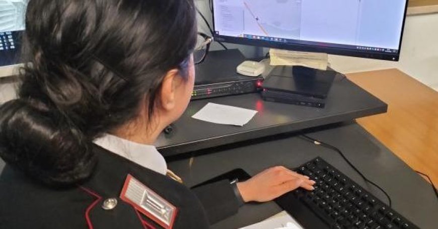 55-Jährige wegen Betrugsvorwürfen beim Online-Verkauf von Ausrüstung in Felino gemeldet