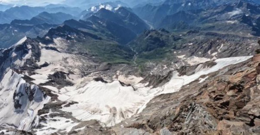 Chute en groupe d’une corniche de neige sur le Castore (Monte Rosa) : un alpiniste décédé, trois autres blessés