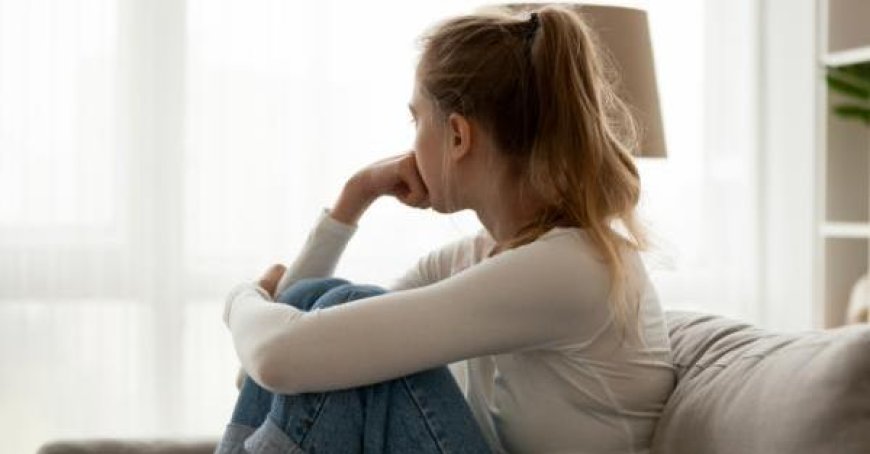 Le père affirme : “Ma fille n’était pas toxicomane”. Les avocats insistent : “Nous voulons comprendre quelles sont les responsabilités”