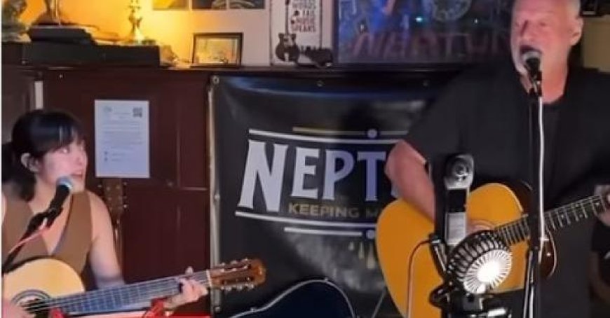 David Gilmour joue “Wish you were here” avec sa fille dans un petit pub – Vidéo