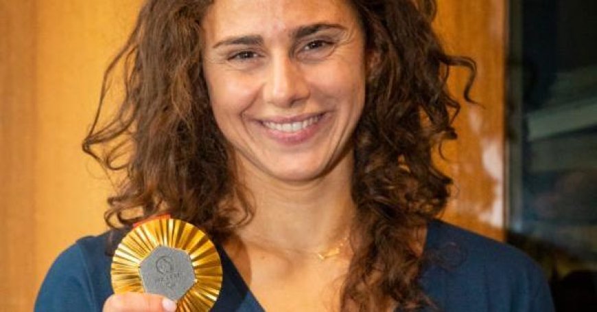 Giulia Ghiretti erhält das Siegel von Parma