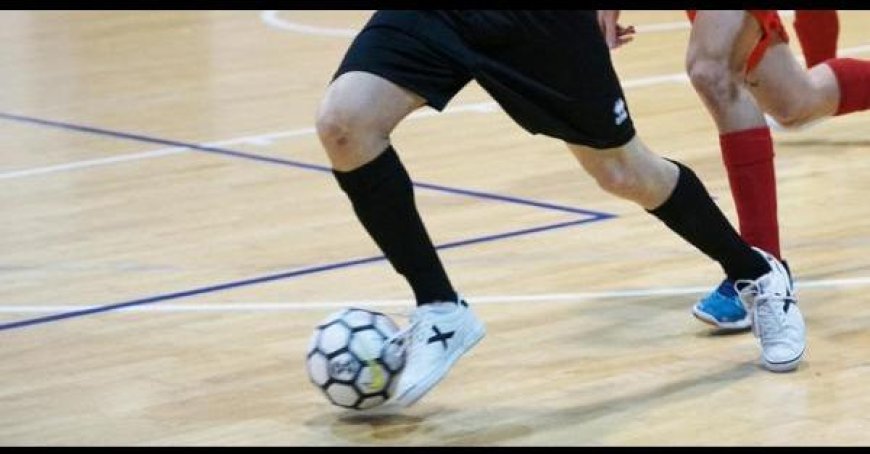 Tragédie à Sassari : un enfant de 9 ans meurt après qu’une porte de football lui soit tombée dessus au terrain de jeu