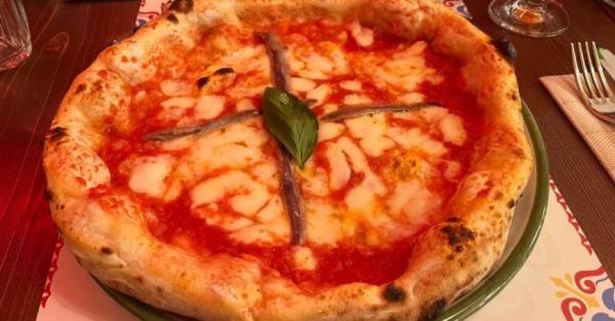 Pizzium : célébration de Naples, style napolitain et délicieuse margherita
